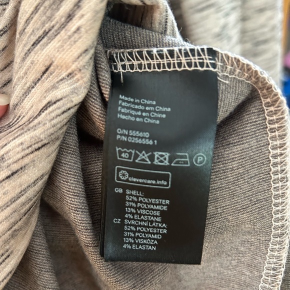 H & M dress with pockets size S - Picture 3 of 3